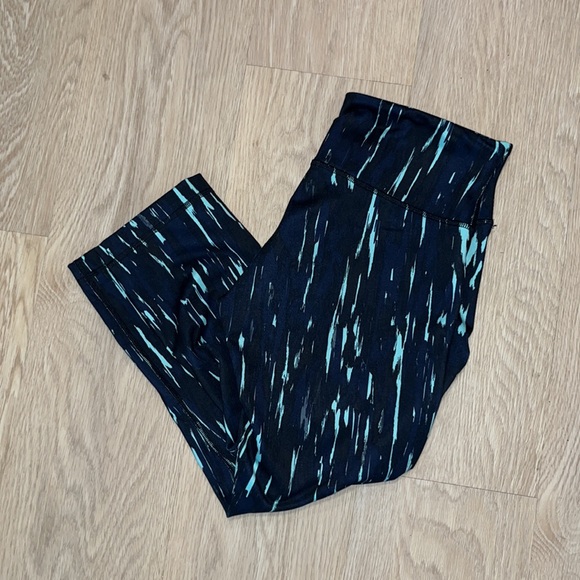 Lululemon Wunder Under Menthol green animal print leggings - Picture 2 of 5